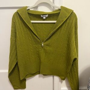 Olive green 100% cashmere sweater. Worn two times, perfect condition.